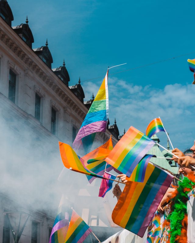 Pourquoi célébrer le Pride Month en entreprise ? 